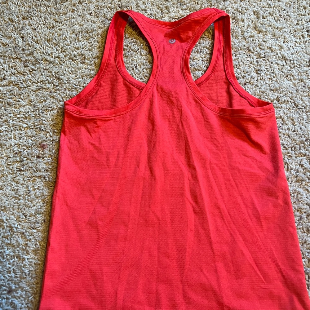 Lululemon tank swiftly